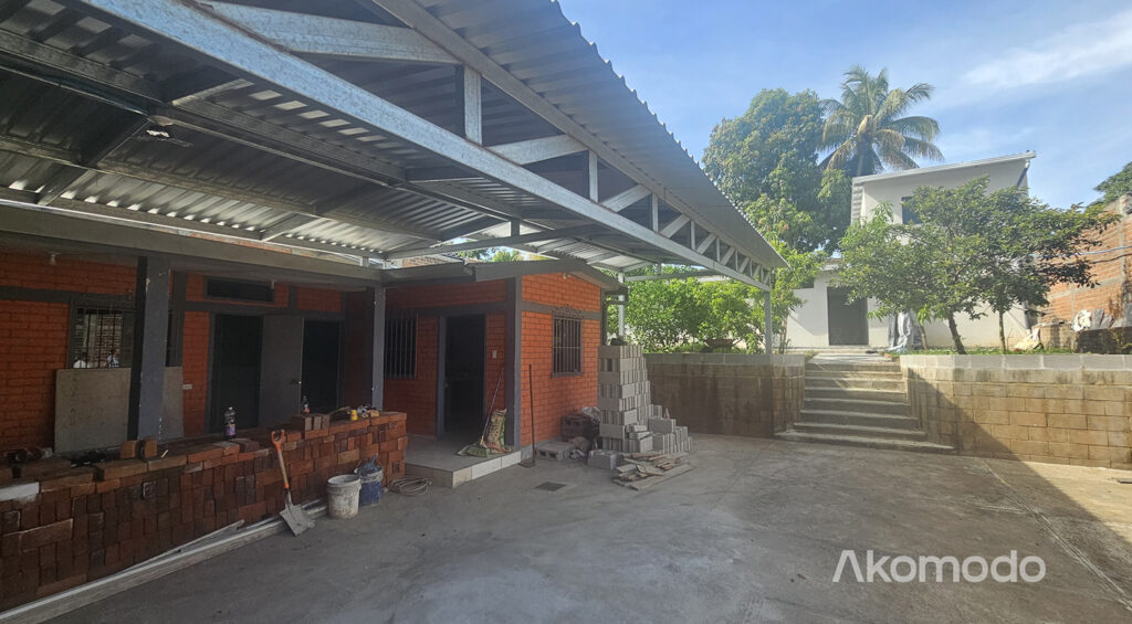 Casa 2 y parqueo para 6 vehículos