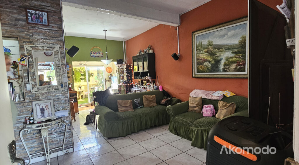 Akomodo Bienes Raíces